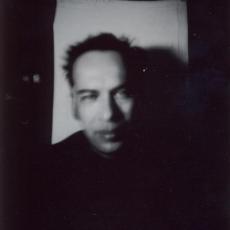 Autoportrait, face, tirage, sténopé, 2002.